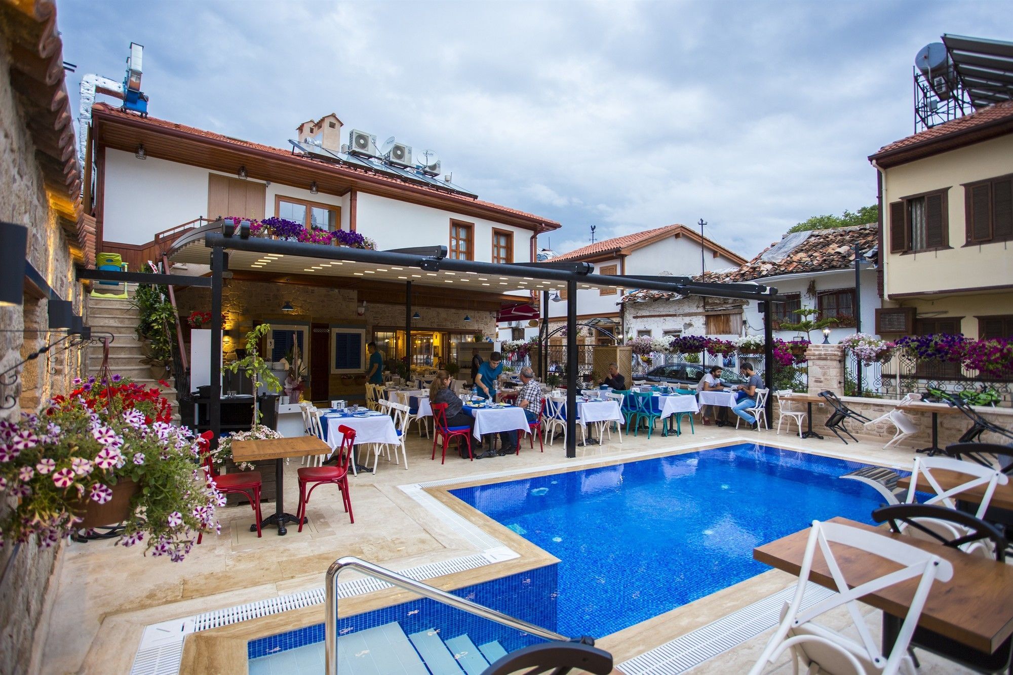 Kervan Hotel Antalya Exteriör bild
